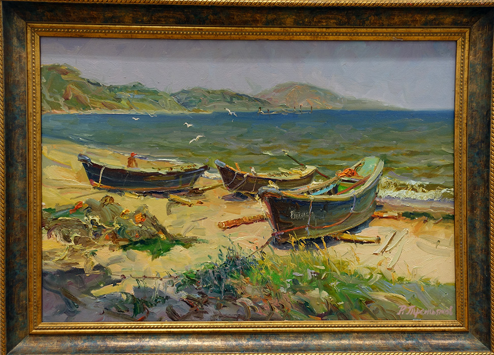 Рыбацкие лодки в море Крым