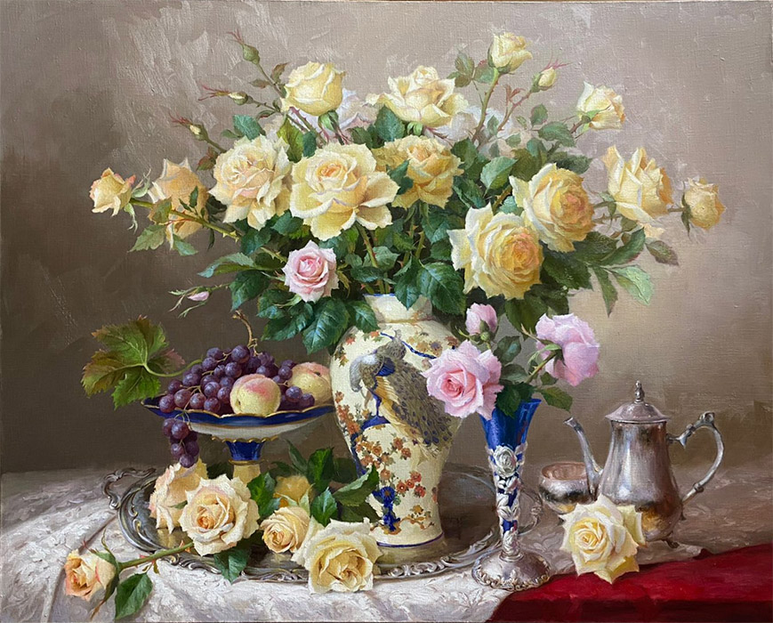  художник  Николаев Юрий, картина Чайные розы в вазе и виноград